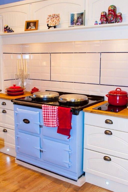 Cottage Cream Kitchen country-kitchen