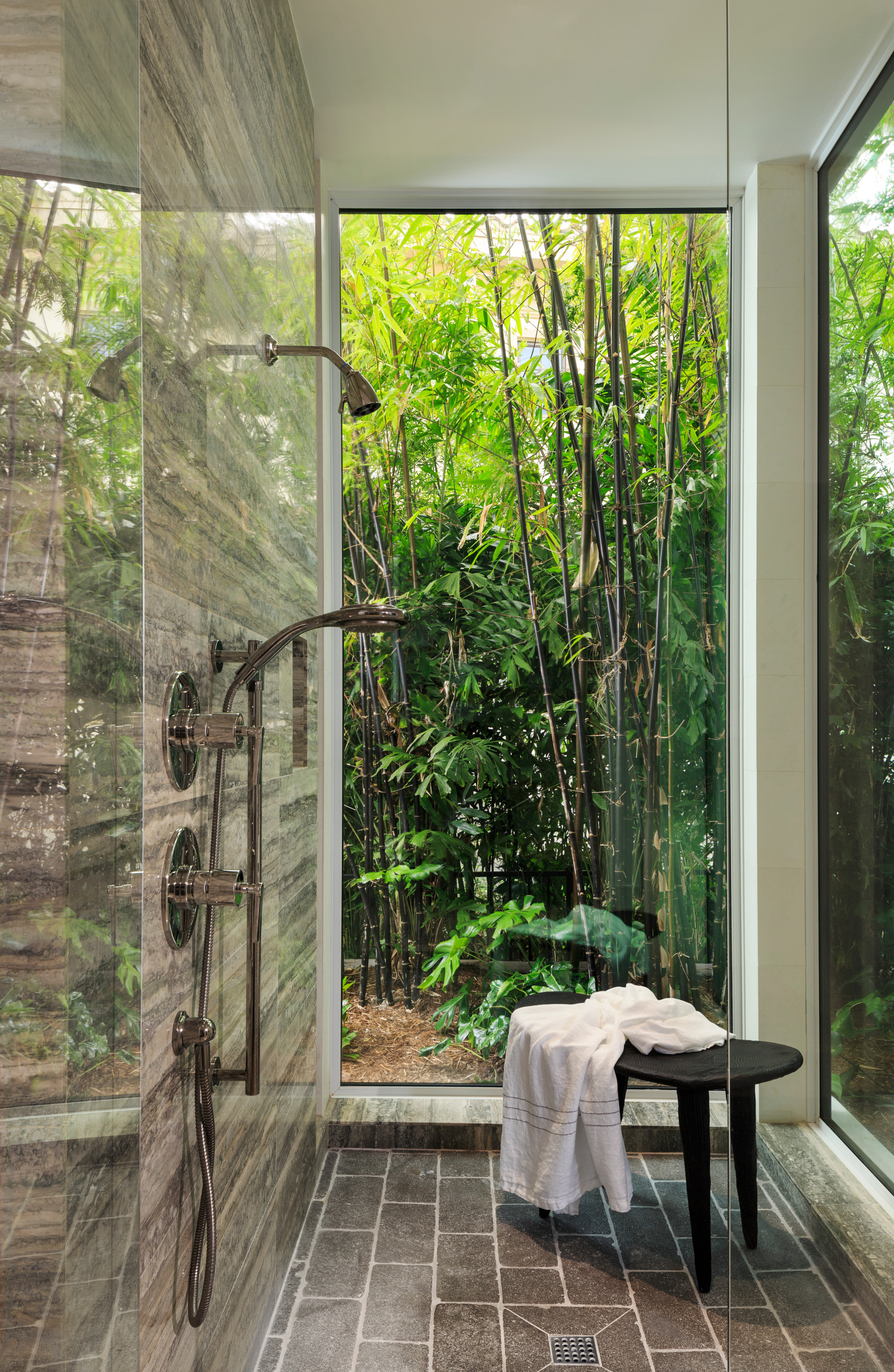 30 Beautiful Bathrooms Decorated With Indoor Plants | Houzz AU
