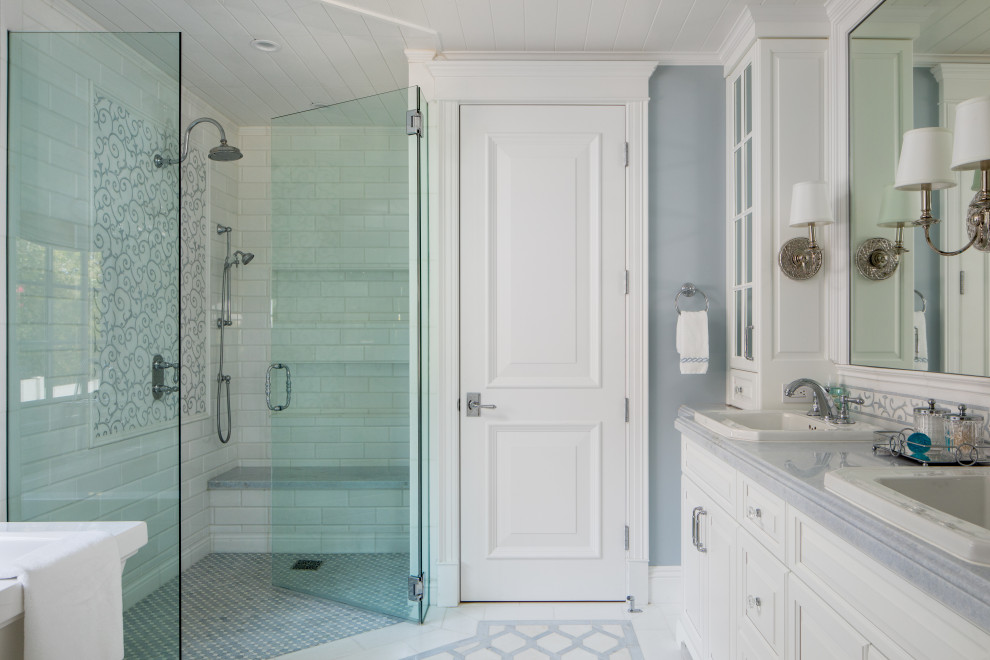 Bathroom - traditional bathroom idea in Los Angeles