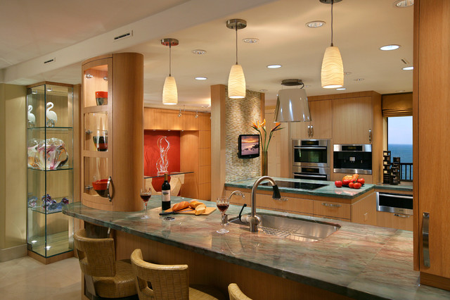 Naples condo kitchen modern-kueche