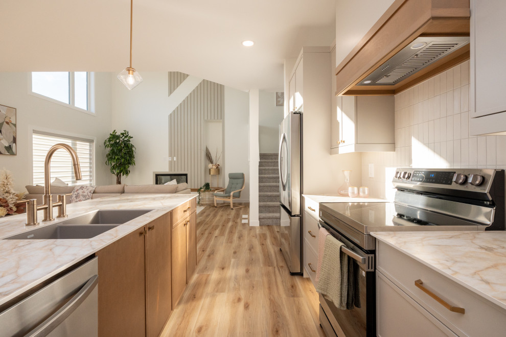 Kitchen - transitional kitchen idea
