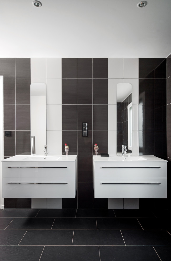 Idées déco pour une salle de bain contemporaine.