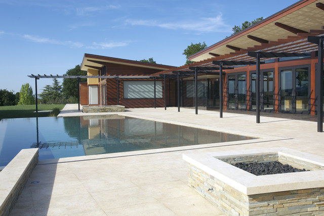 Backyard Firepit contemporary-fasad