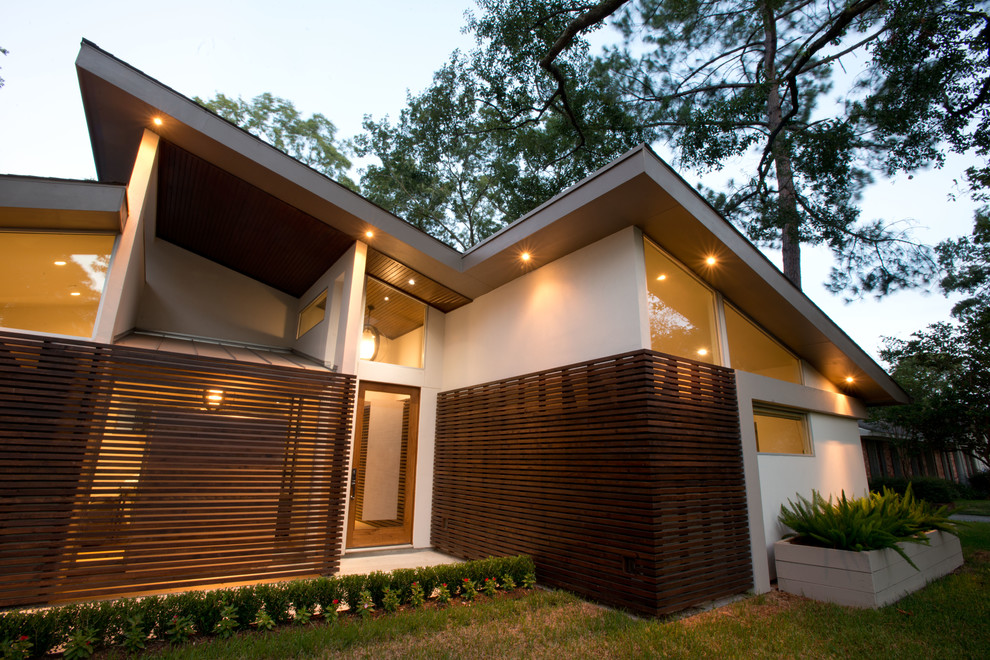 This is an example of a modern exterior in Houston.