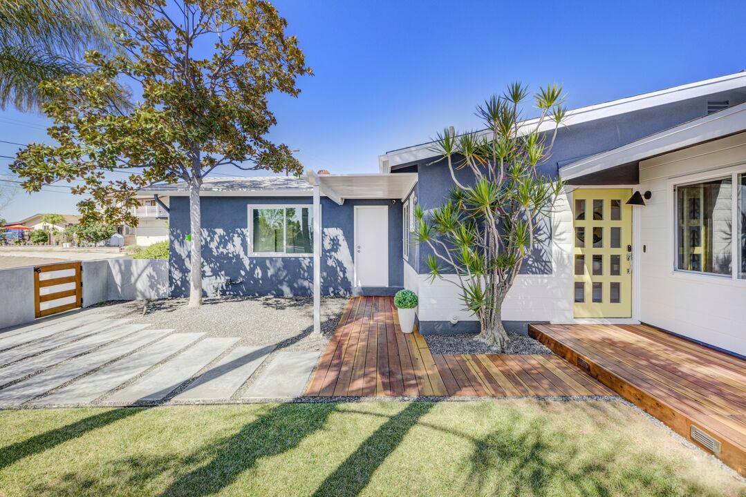 Mid-Century Modern Front Entry Remodel
