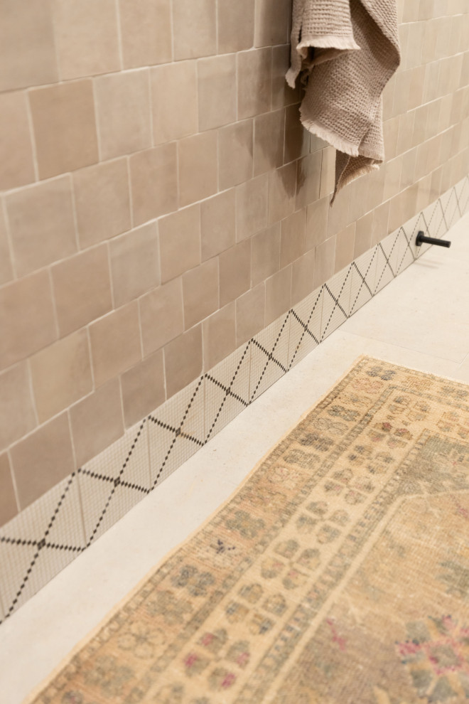 Example of a transitional bathroom design in Phoenix