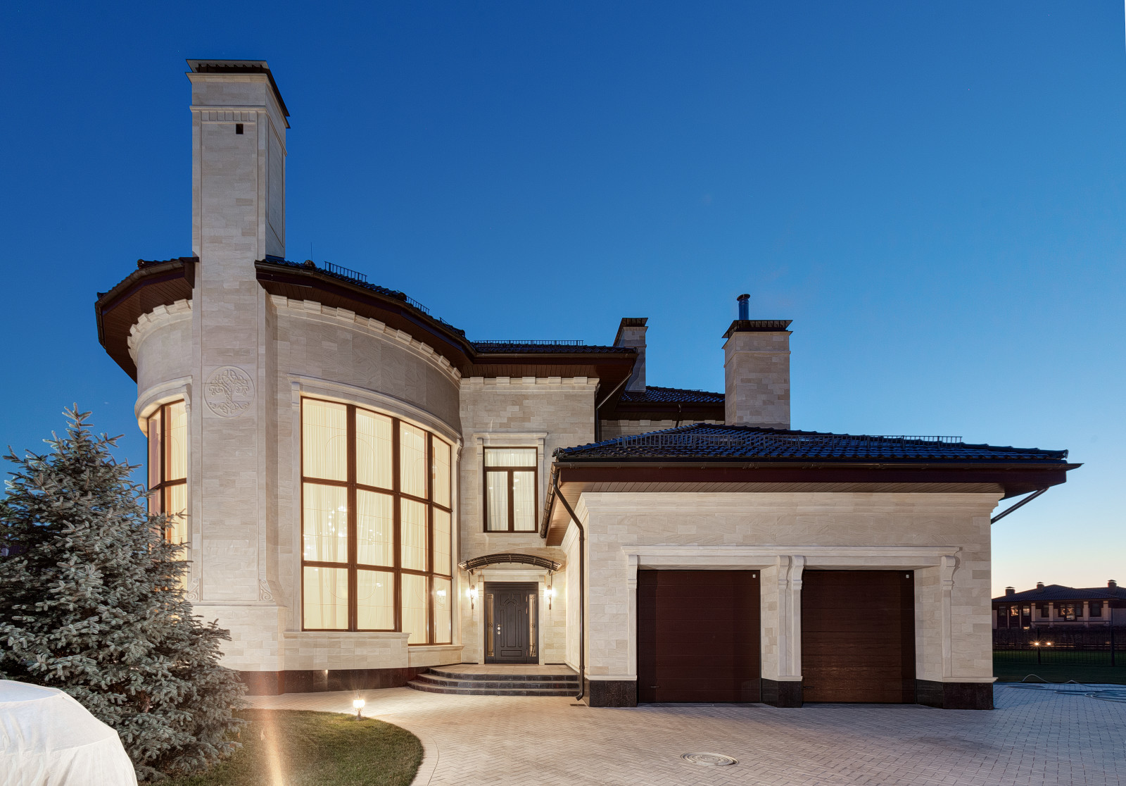 Строительство дома и отделочные работы. Дом на Новой Риге. 700 кв.м.