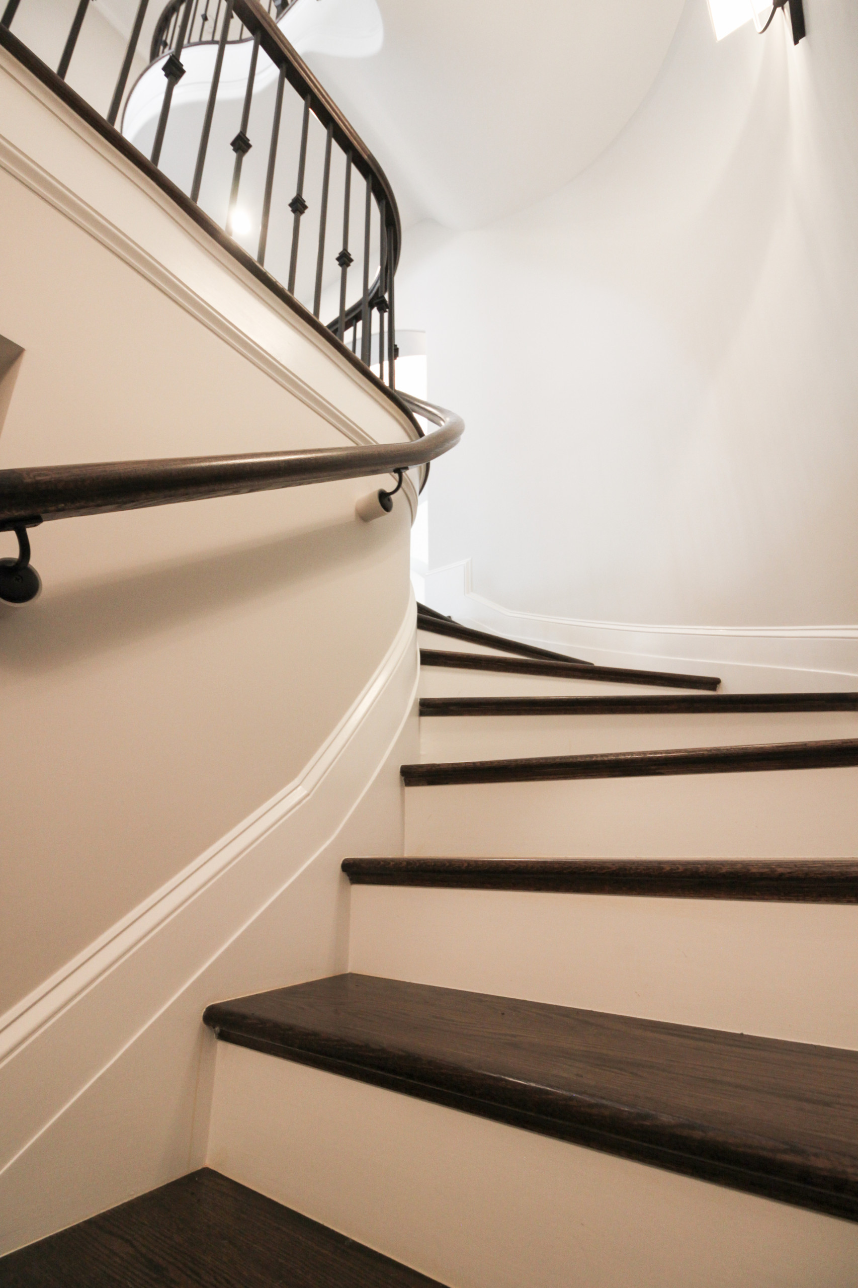 86_ Gorgeous Floating Curved Staircase, McLean VA 22066