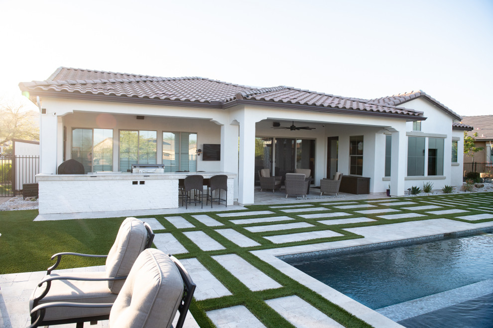 Contemporary outdoor kitchen