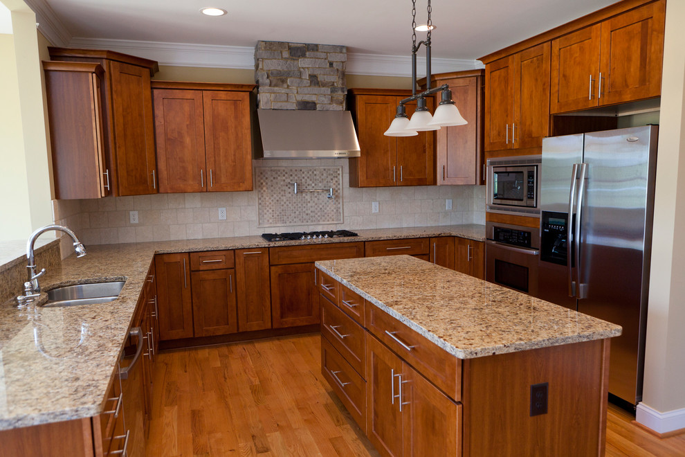 Kitchen - kitchen idea in Minneapolis