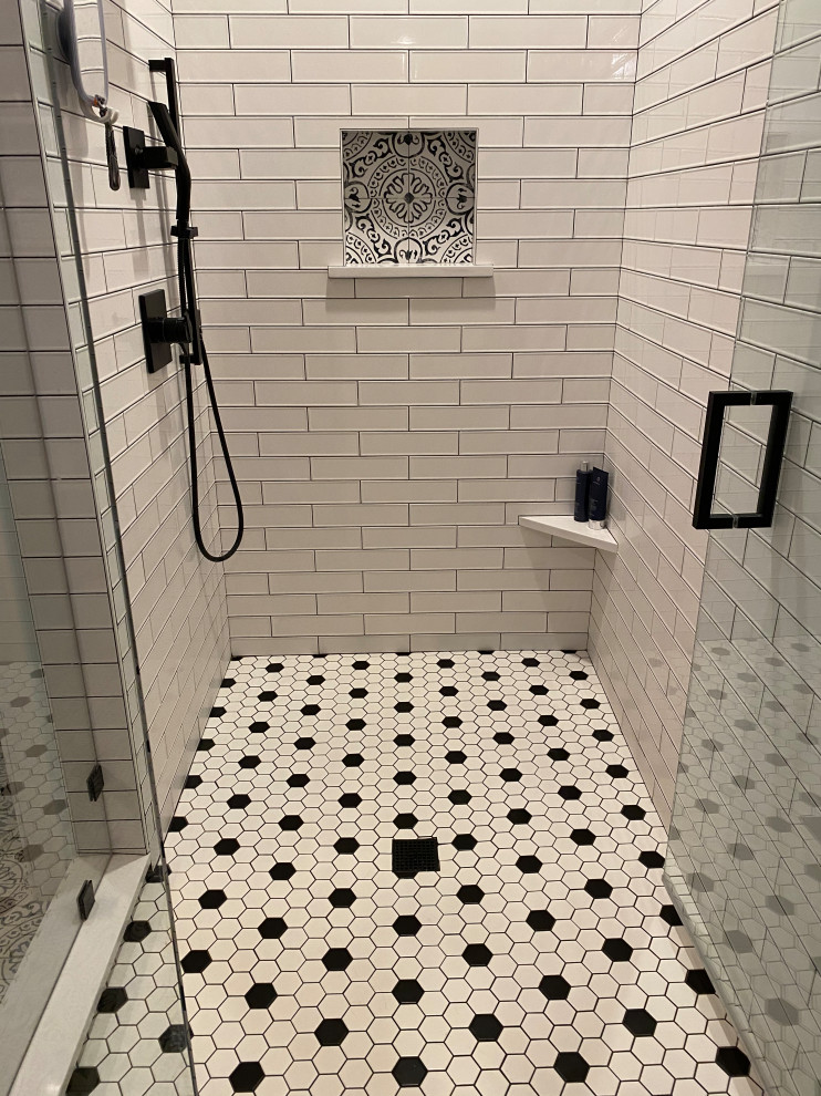 Contemporary Farmhouse Bathroom Renovation