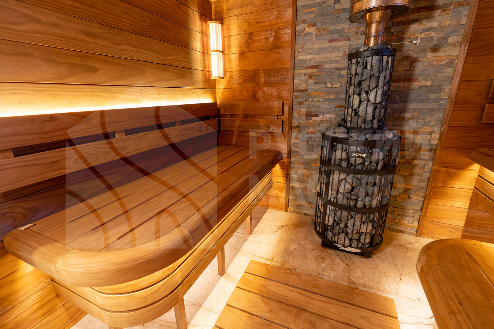 Фигурные 3D-полки и отделка из новозеландской сосны Пино Премио