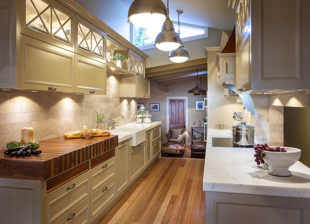 This is an example of a traditional kitchen in Brisbane.