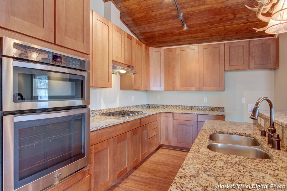 Kitchen - rustic kitchen idea
