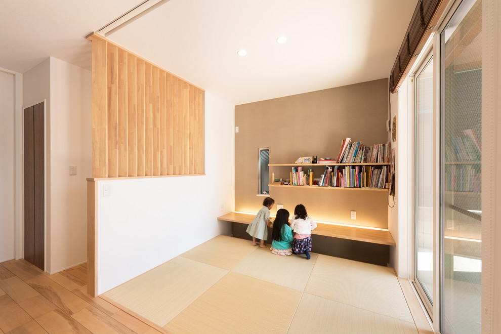 This is an example of a modern kids' room in Kyoto.