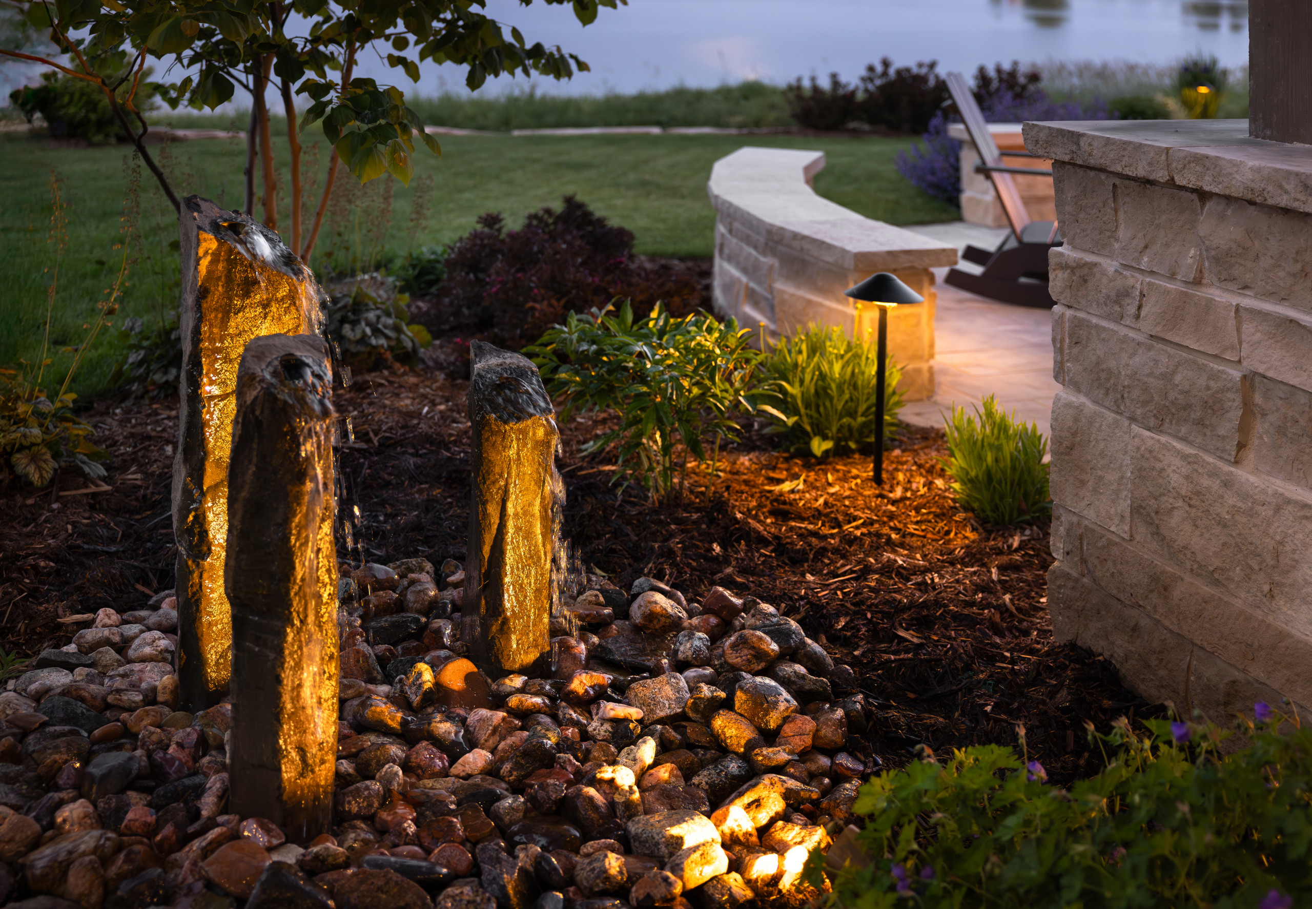 How to Design Water Feature for Sunny Yard: Stunning Ideas Revealed