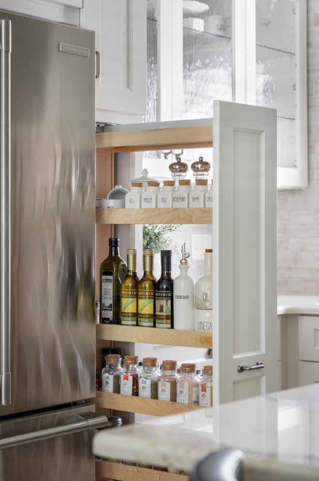 L-shaped kitchen photo with an island