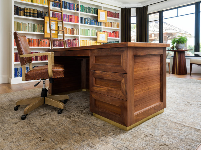 Barry Custom Executive Desk modern-arbeitszimmer