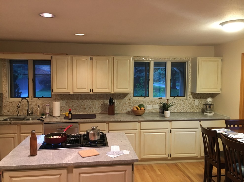 Upper Design Mid Century Modern