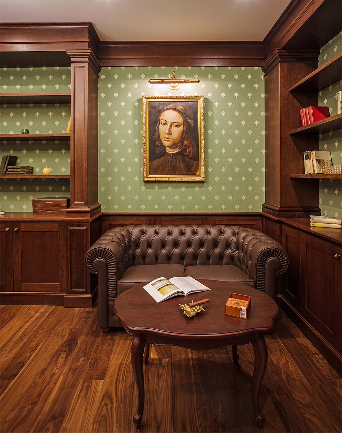 Современная классика с элементами Ар-деко.