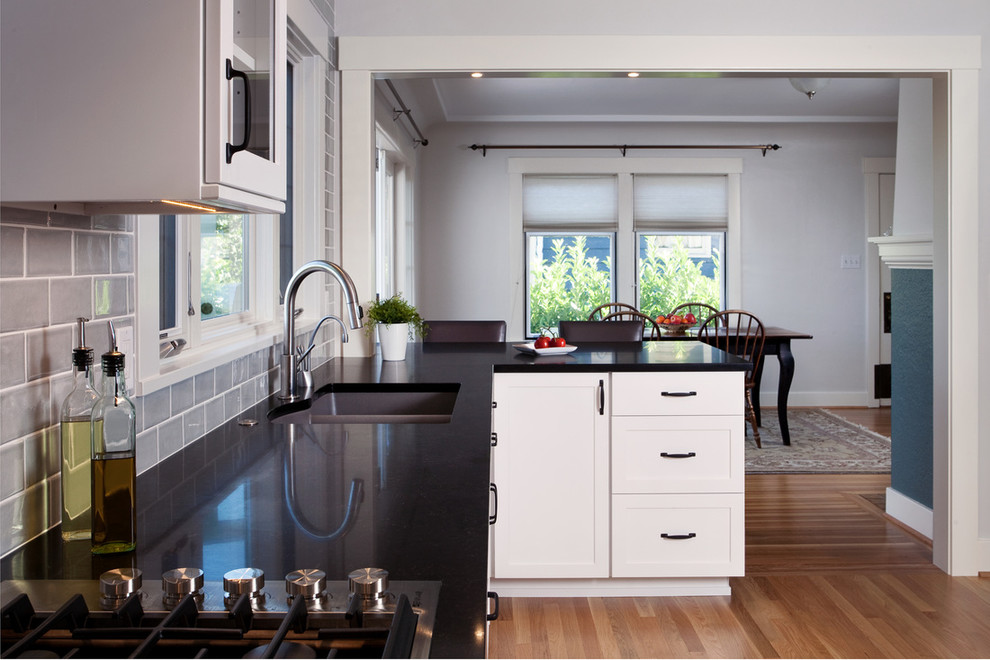 Kitchen - kitchen idea in Seattle