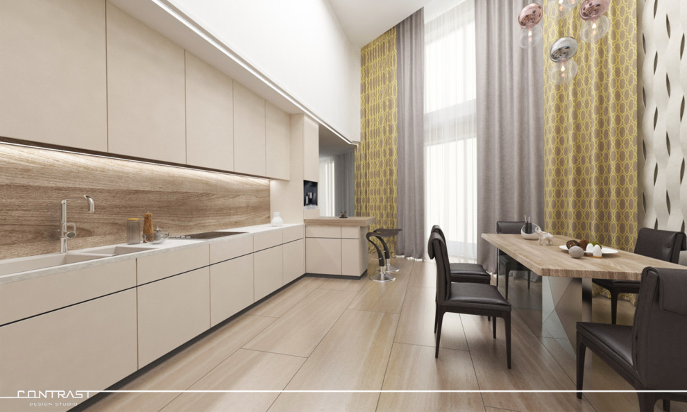 Вид на высокий витраж