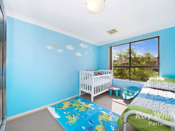 Contemporary kids' room in Sydney.