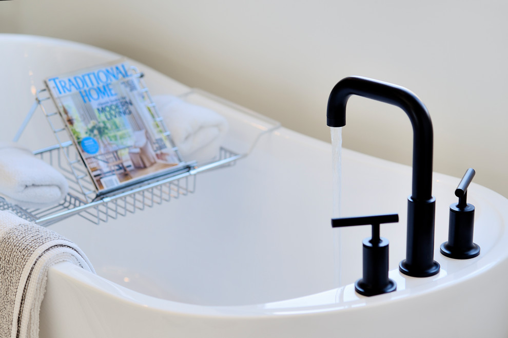 Pegue Custom Home Modern Bathroom Albuquerque by Boss Builders