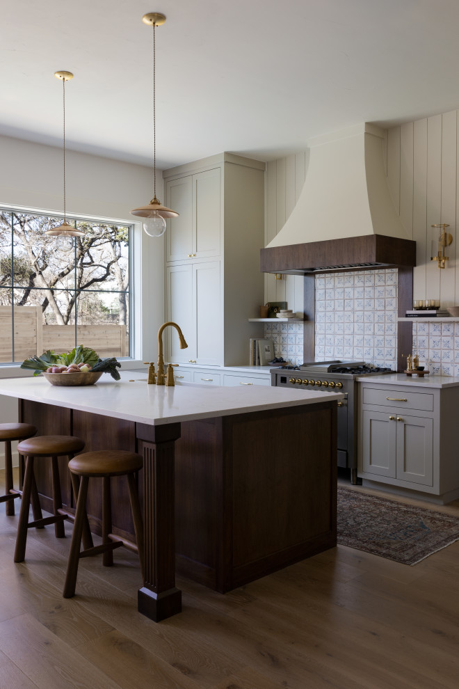 Transitional kitchen photo in Austin