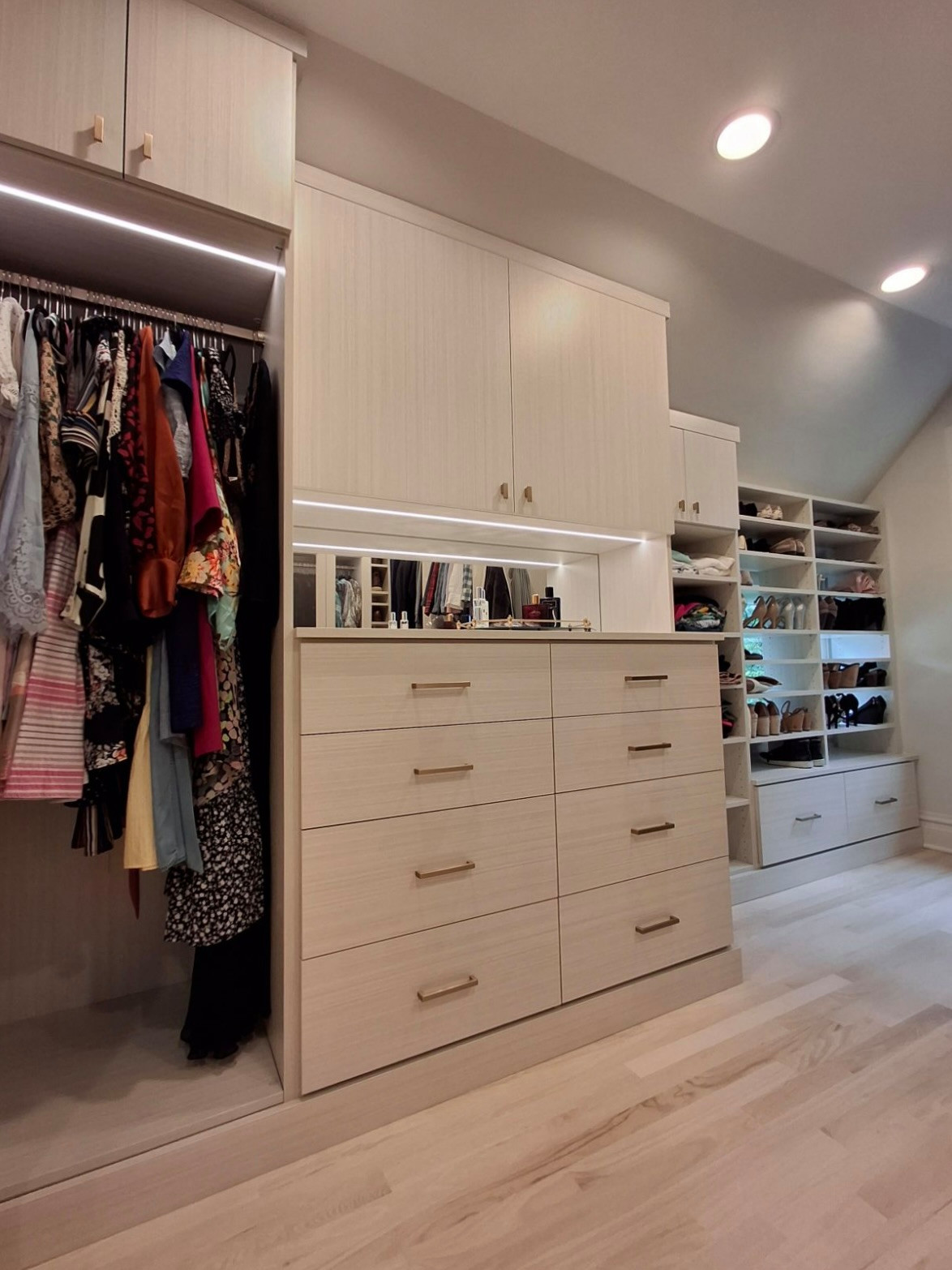 White Chocolate with Tunable Flush LED Lighting