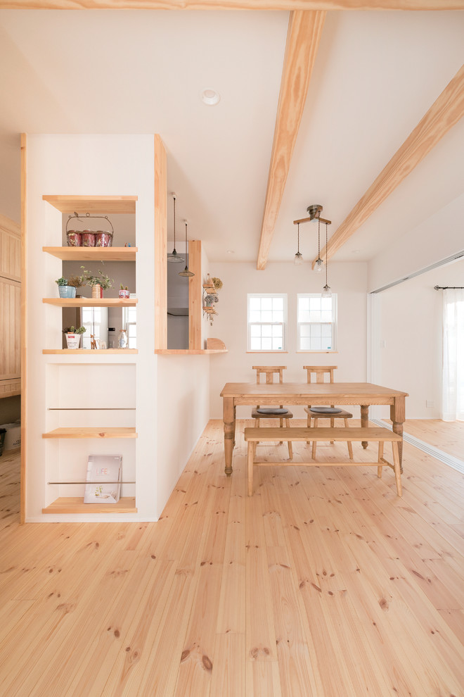 Inspiration for a farmhouse home design remodel in Osaka