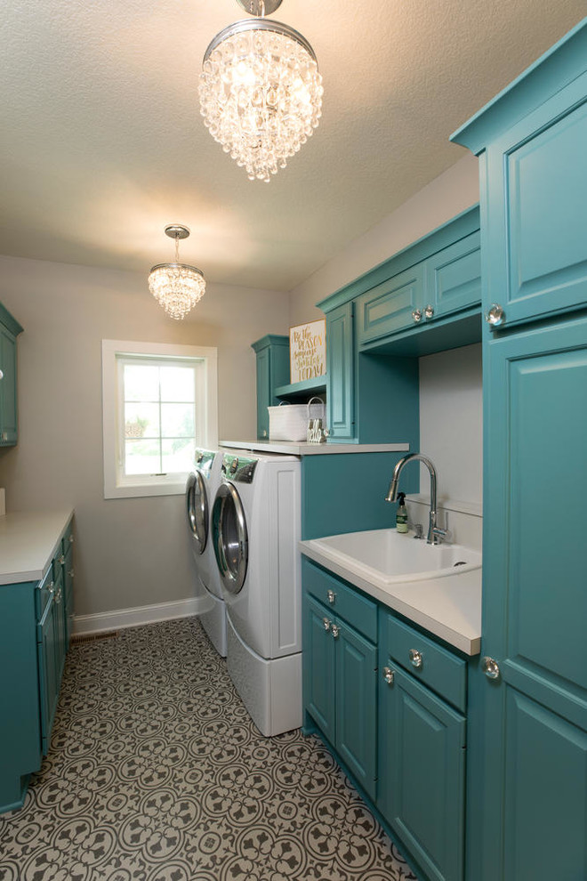 Inspiration for a transitional laundry room in Minneapolis.