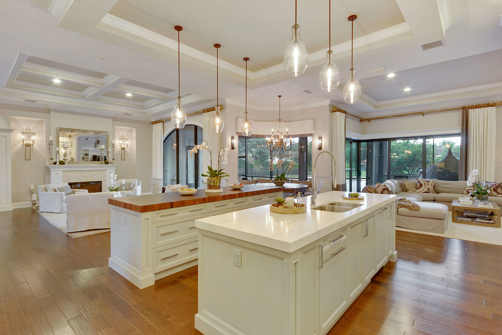 Large kitchen photo in Miami