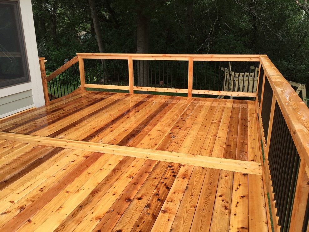 Example of a backyard deck design in Minneapolis