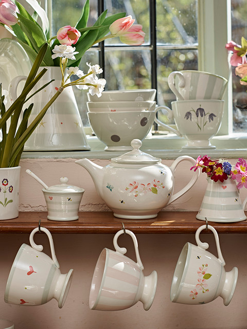 Spring Inspiration country-kitchen