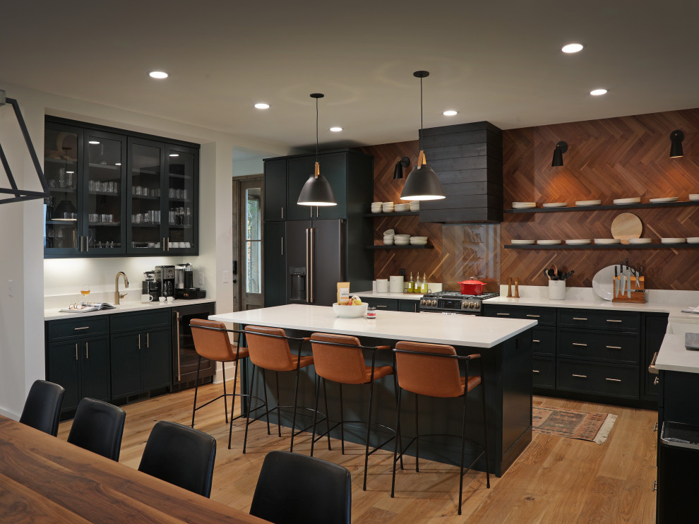 Kitchen - rustic kitchen idea in Atlanta