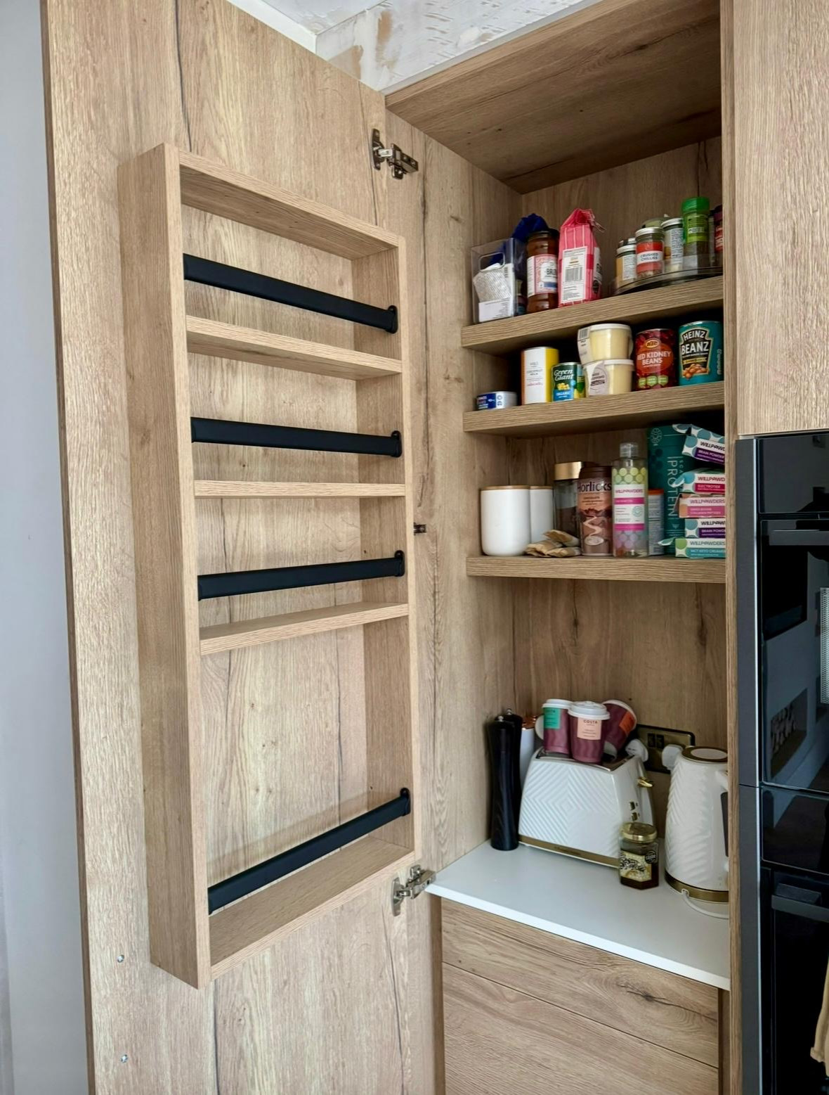 Bespoke Scandinavian Style Kitchen in Gloss Alpine & Halifax Oak
