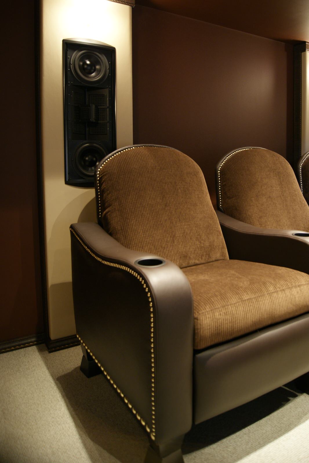 Домашний кинозал в Семиозерье