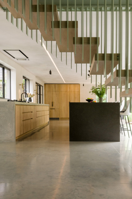A restaurant inspired mid-century kitchen in Dulwich retro-kitchen