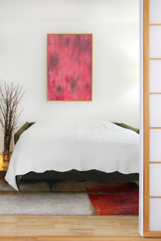 Inspiration for a medium sized world-inspired bedroom in Paris.