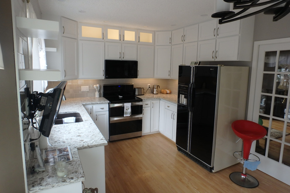 Transitional kitchen photo in Calgary