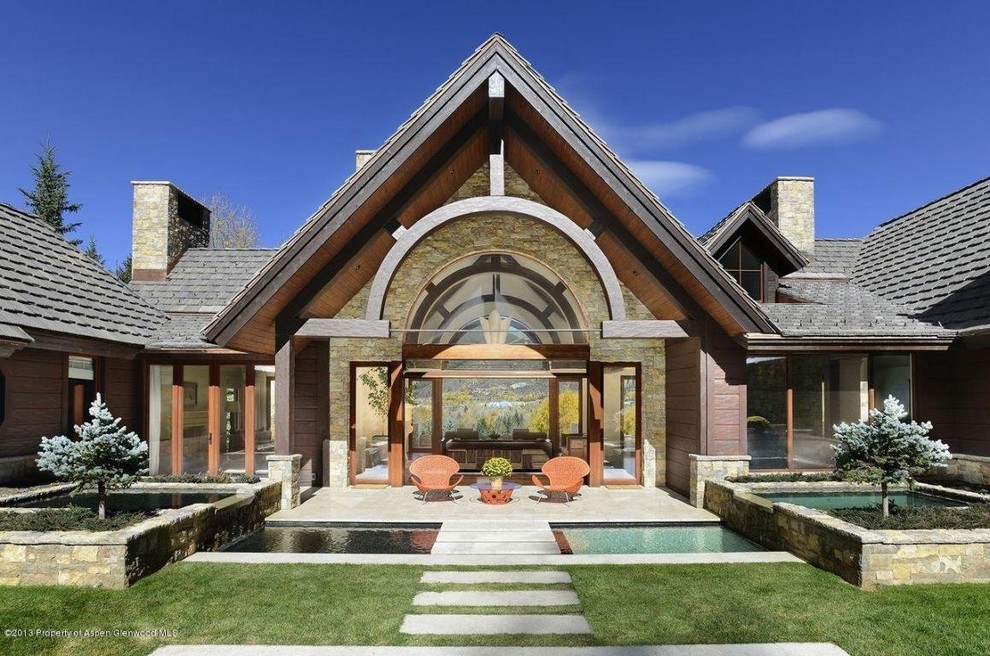 Transitional home design photo in Denver