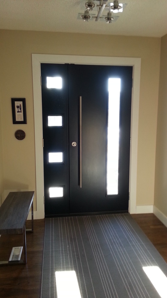 Entryway - modern entryway idea in Edmonton