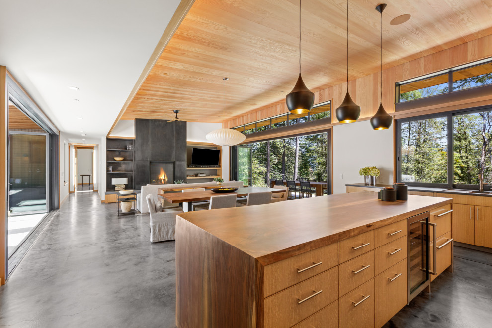 This is an example of a contemporary kitchen in San Francisco.