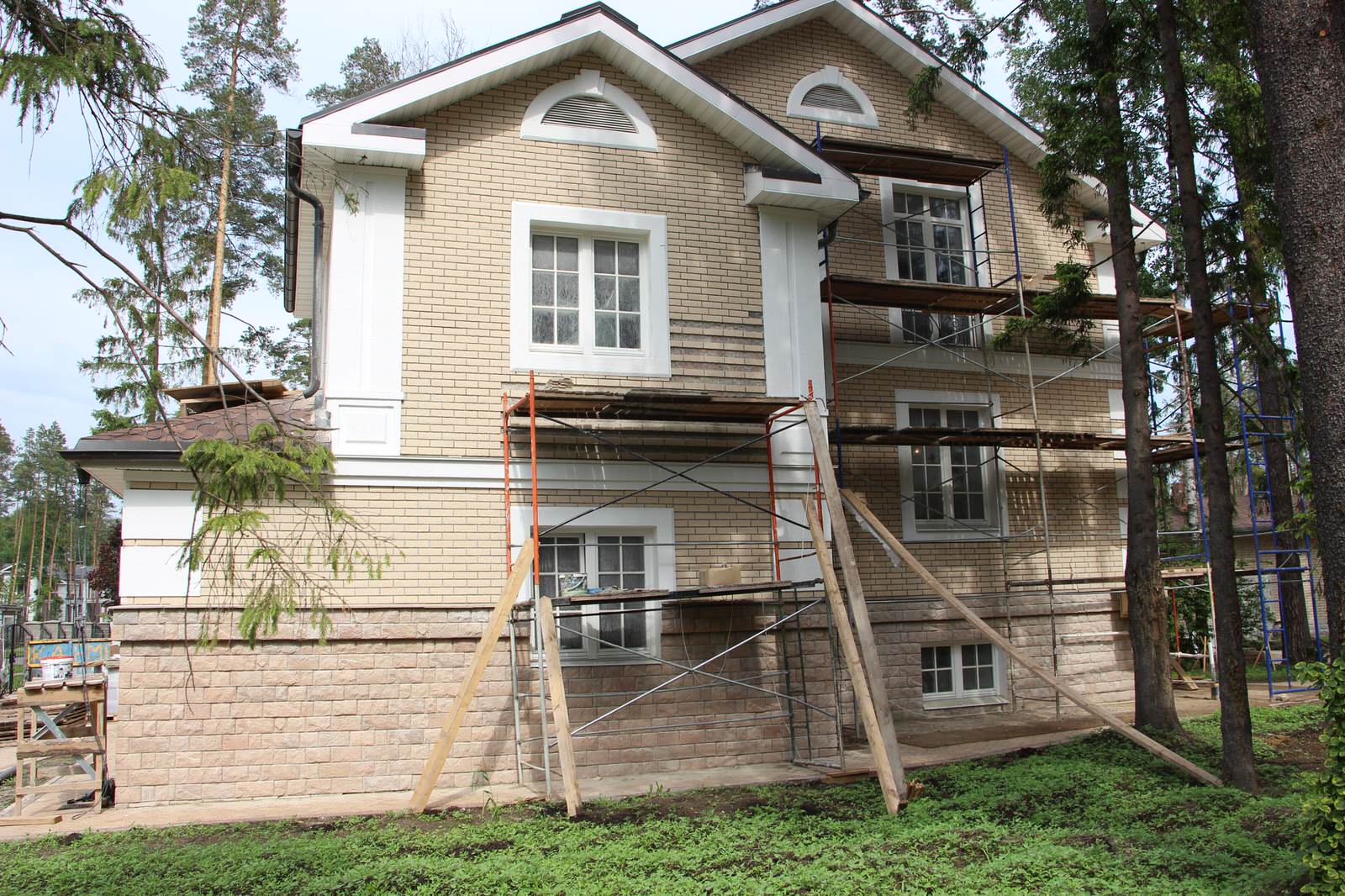 Коттедж в поселке "Чистые пруды 2" г. Пушкино, Моск. обл.