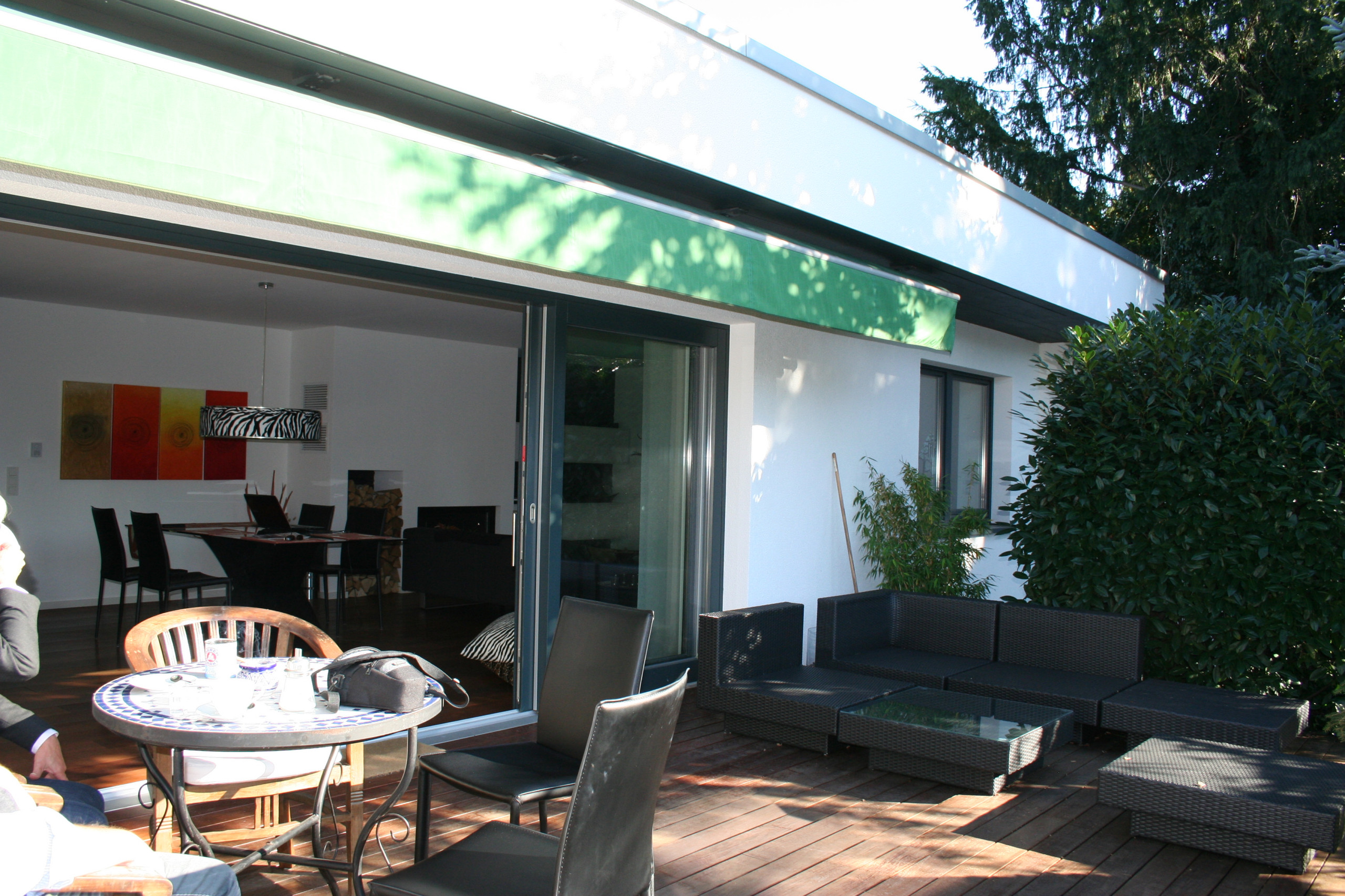 Südfassade mit Terrassenbereich