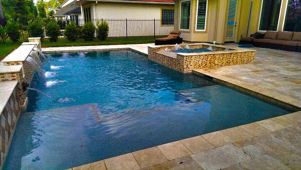 Example of a classic pool design in Houston