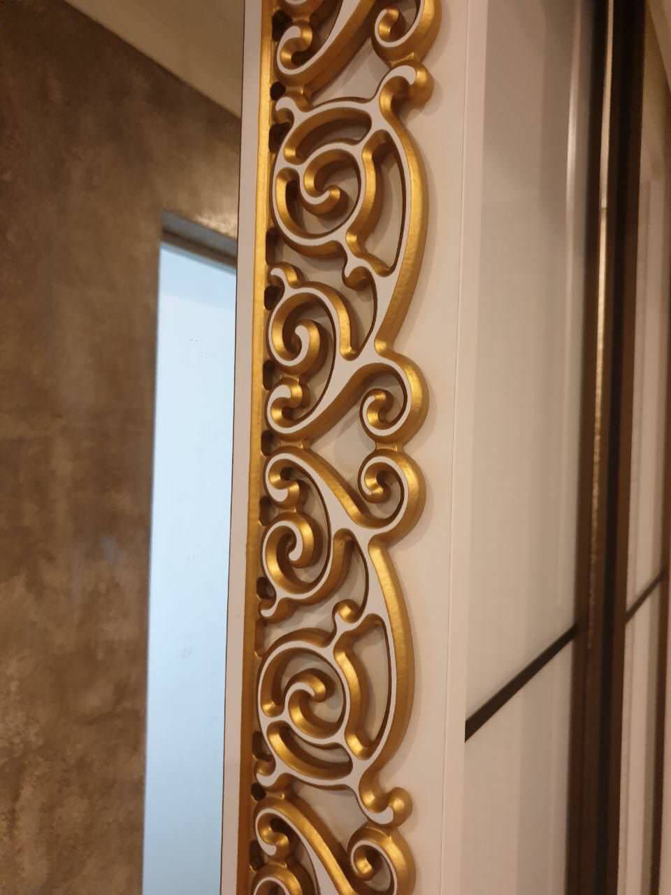 Ажурные ширмы и зеркало для частного дома