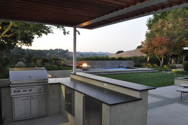 outdoor kitchen contemporary-patio