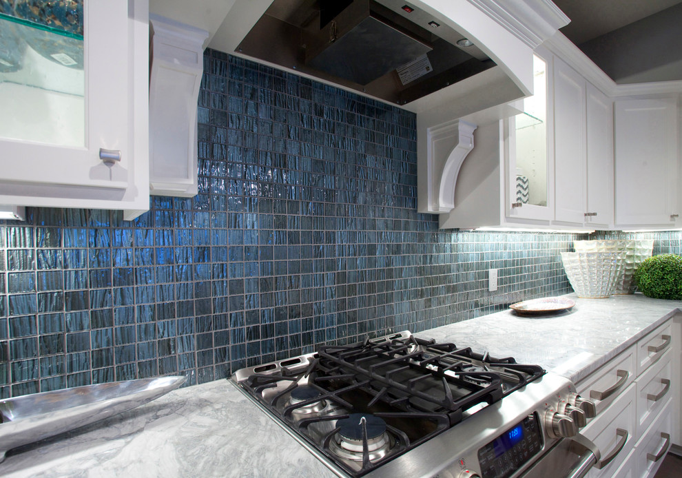 Inspiration for a transitional kitchen remodel in Omaha